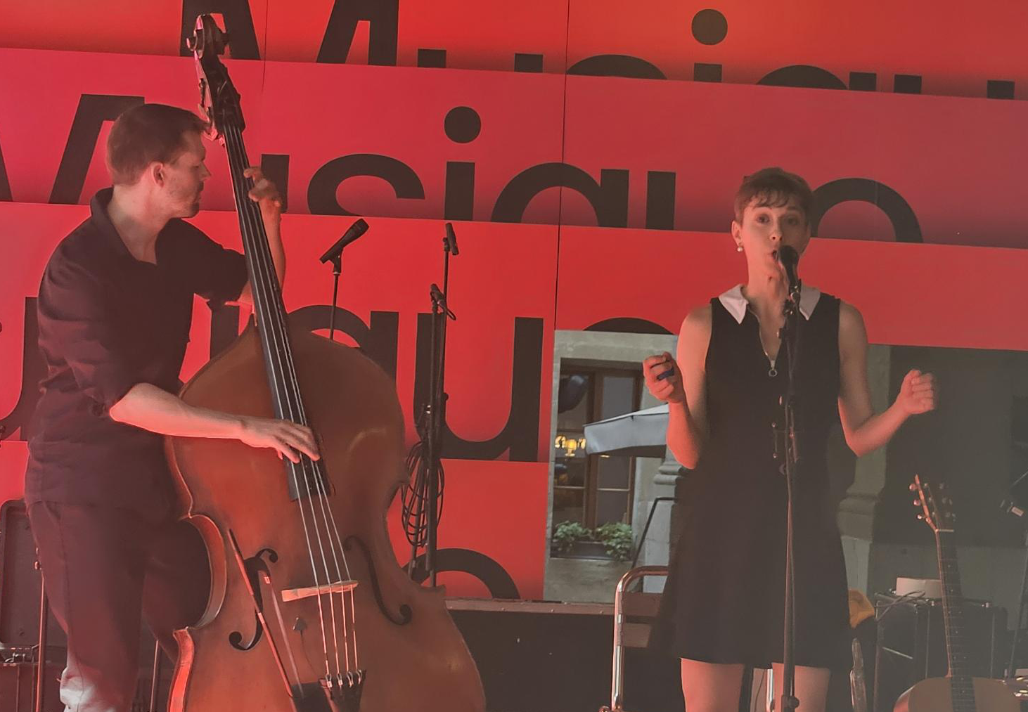 Photo du Duo Aksel - duo de chant et contrebasse